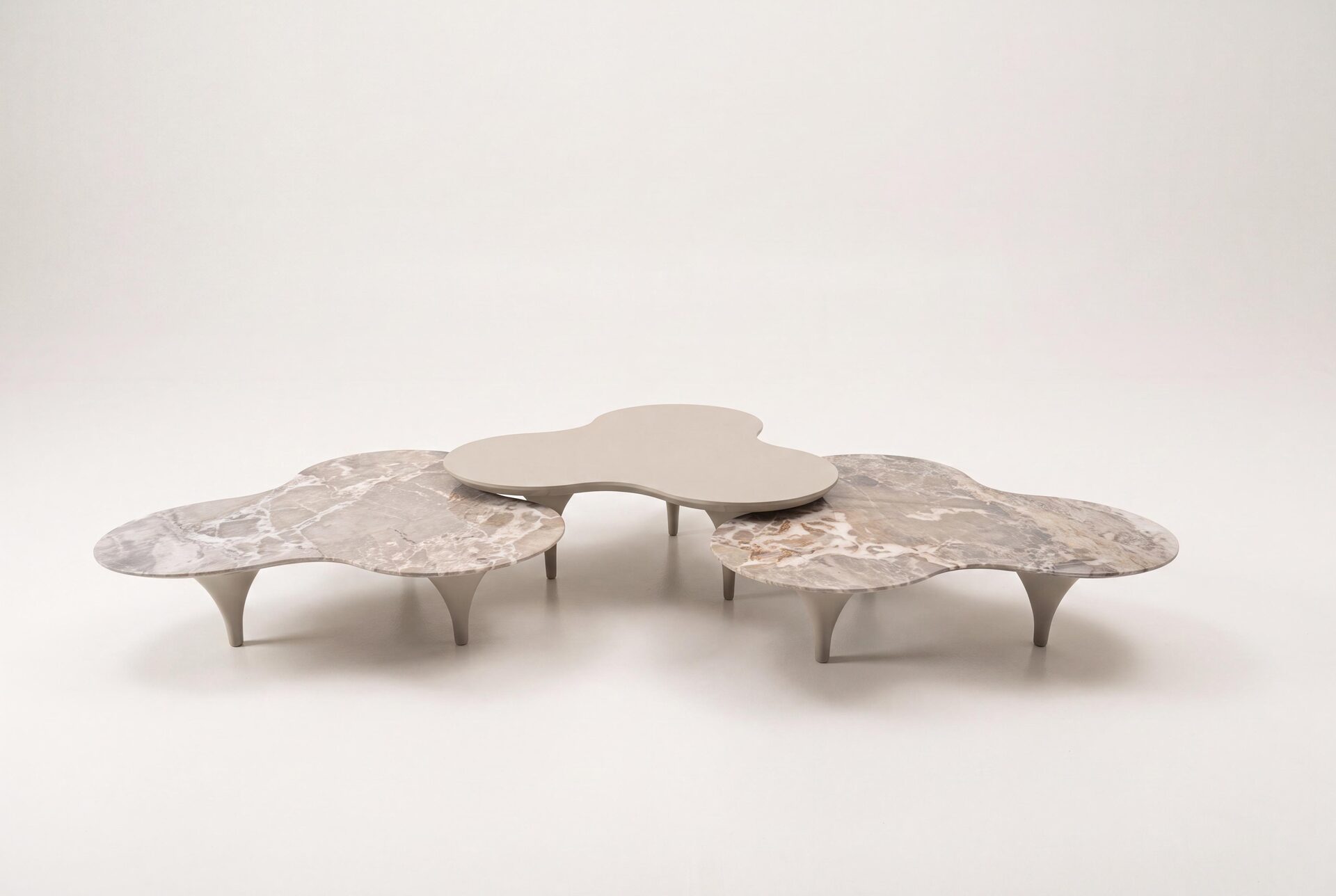 Still de mesa em mármore de forma orgânica