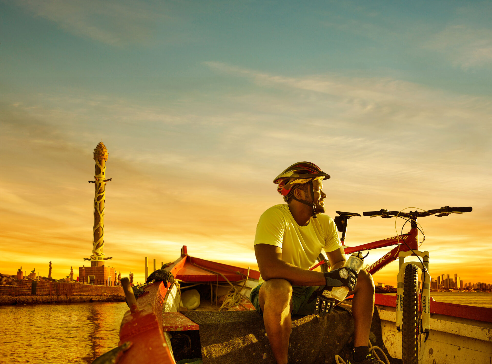 Campanha publicitária, embarcações em porto industrial